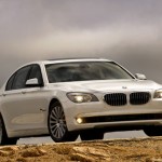 Bmw lancia la 750 Li, il lusso arriva su strada