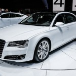 Audi A8, spettacolo sulla strada